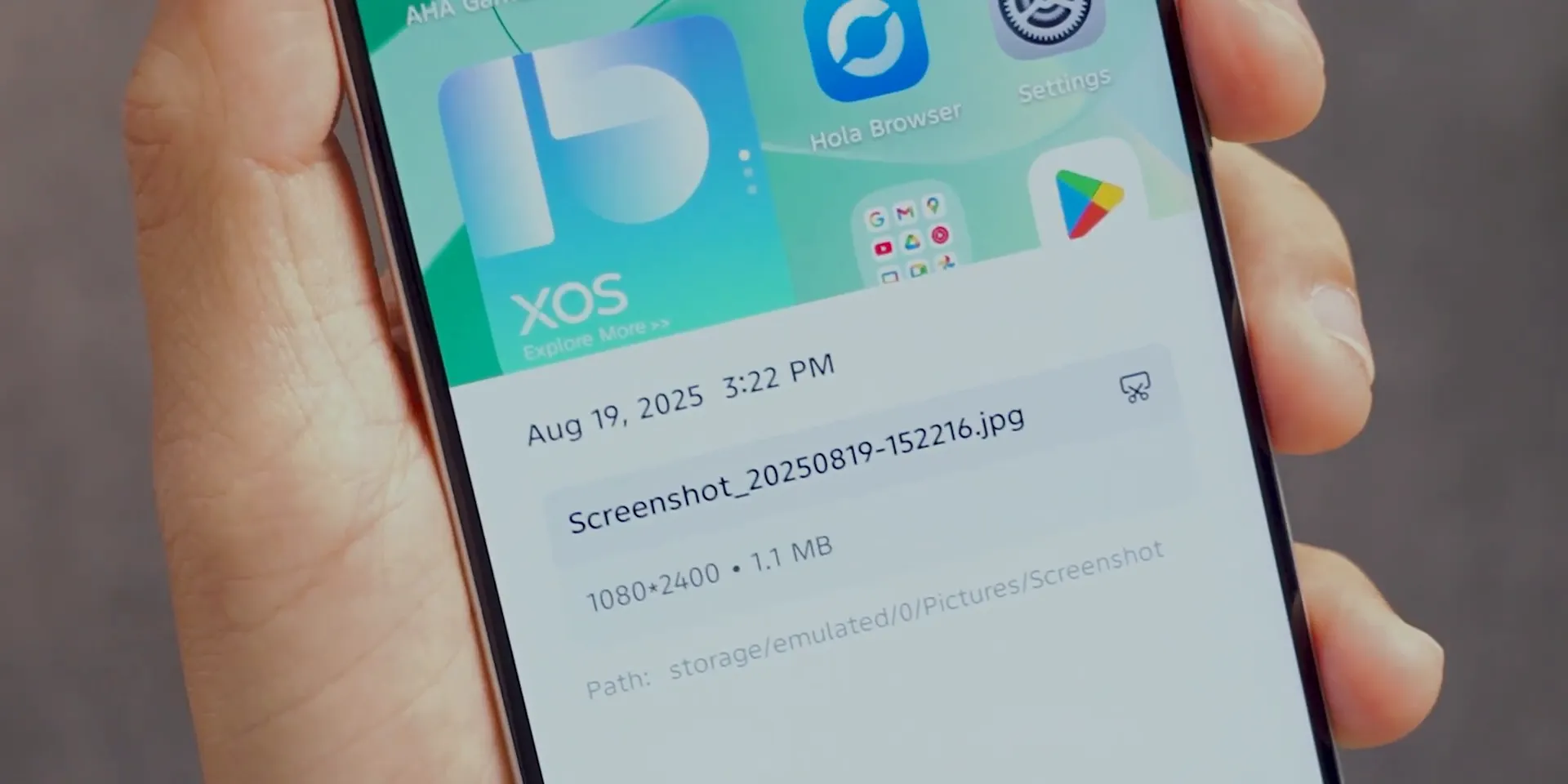 Tangkapan layar menunjukkan resolusi 1080 x 2400 dan interface awal XOS pada Hot 60 Pro+
