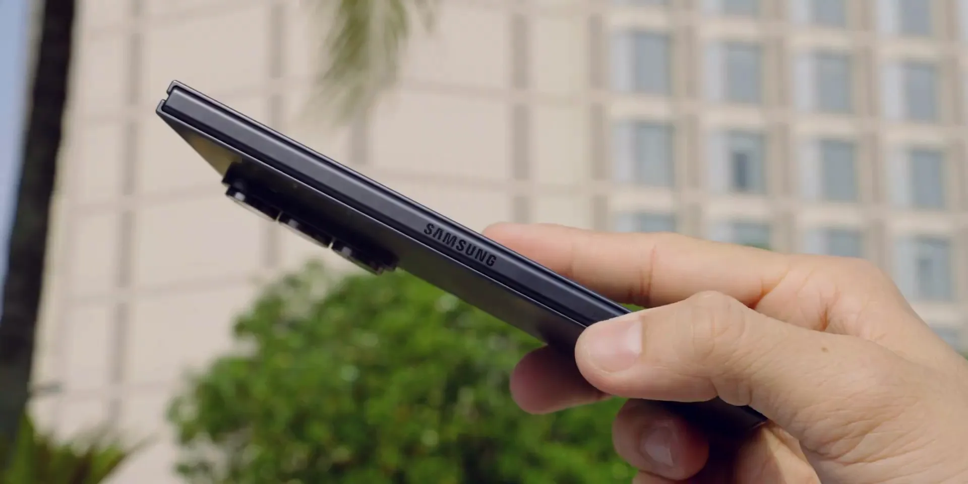 Desain engsel dan material premium Samsung Galaxy Z Fold 7