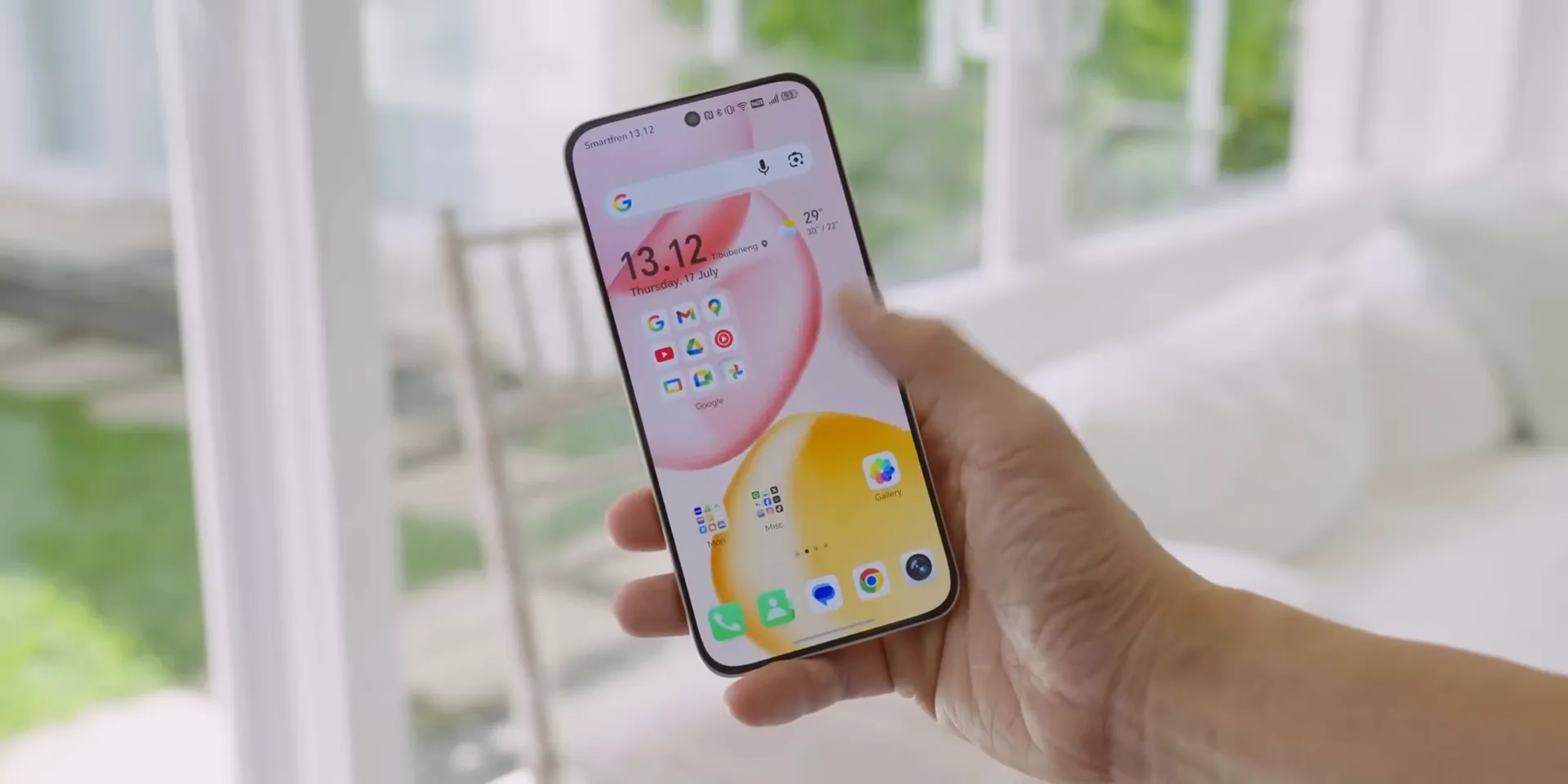 Layar AMOLED Honor 400 dengan bezel tipis