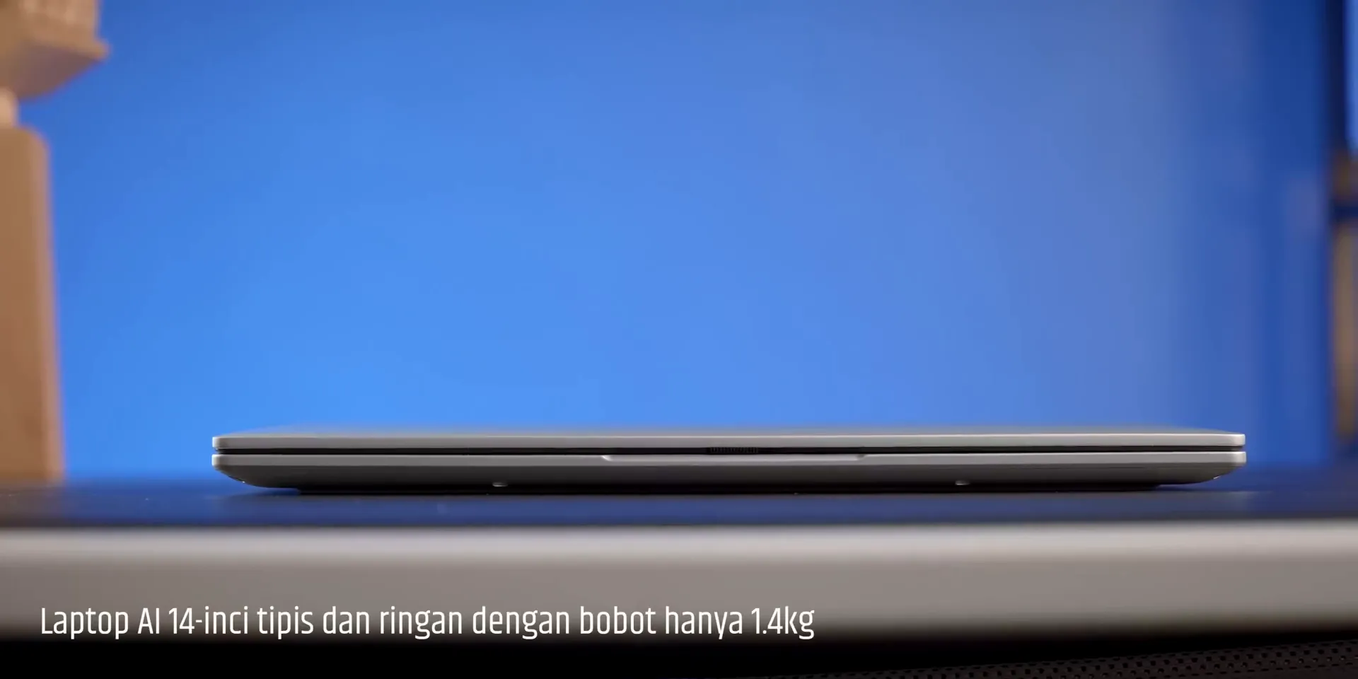 ASUS Vivobook S14 ringan dan tipis dengan desain premium