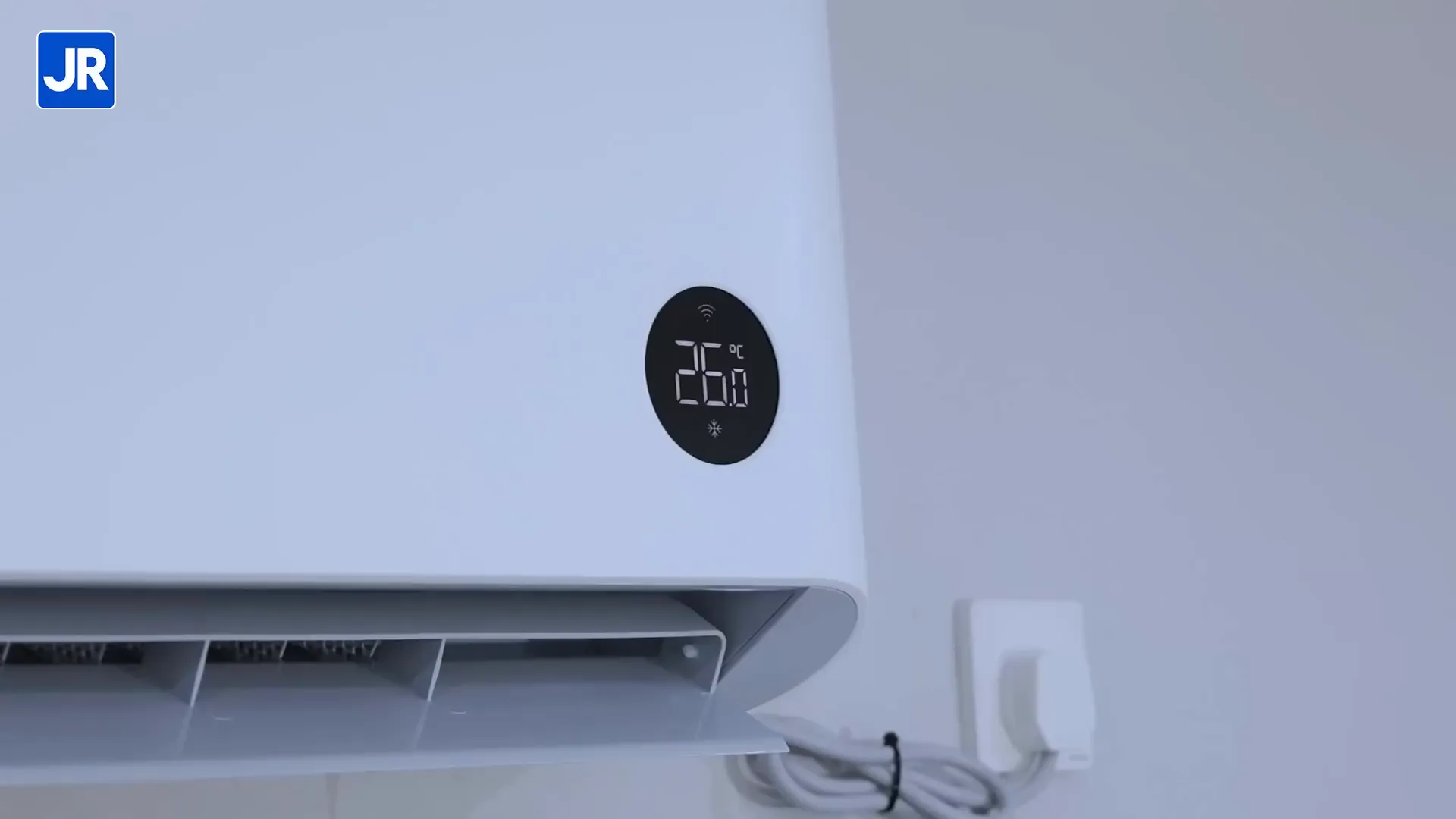 Desain unit indoor Mijia AC Pro Eco dengan layar LCD dan micro hole air flaps