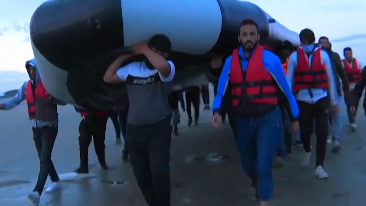 Rally sign calling for zero illegal migrants