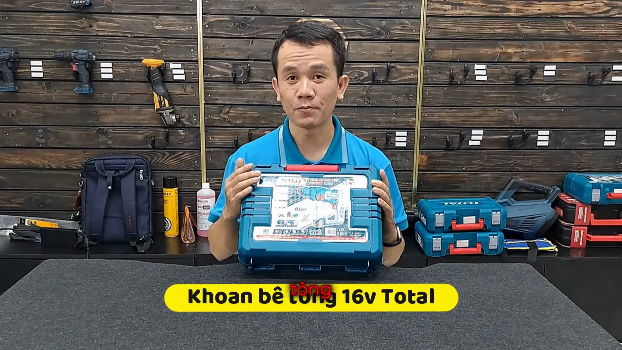 Hộp đựng máy khoan Total TRHLI16168 đặt ở giữa khung hình