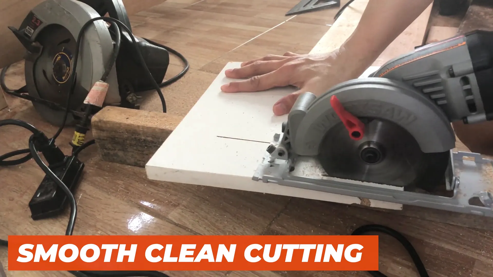 Máy cưa đĩa WORX WX429L với lưỡi cắt