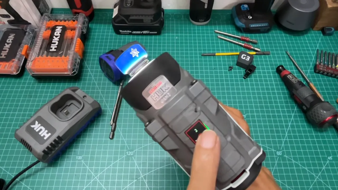 Bảng điều khiển Hunkan 160 Gen 3 hiển thị chế độ 2 với đèn LED sáng