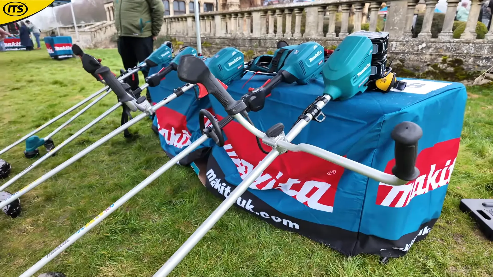 Máy cắt cỏ Makita