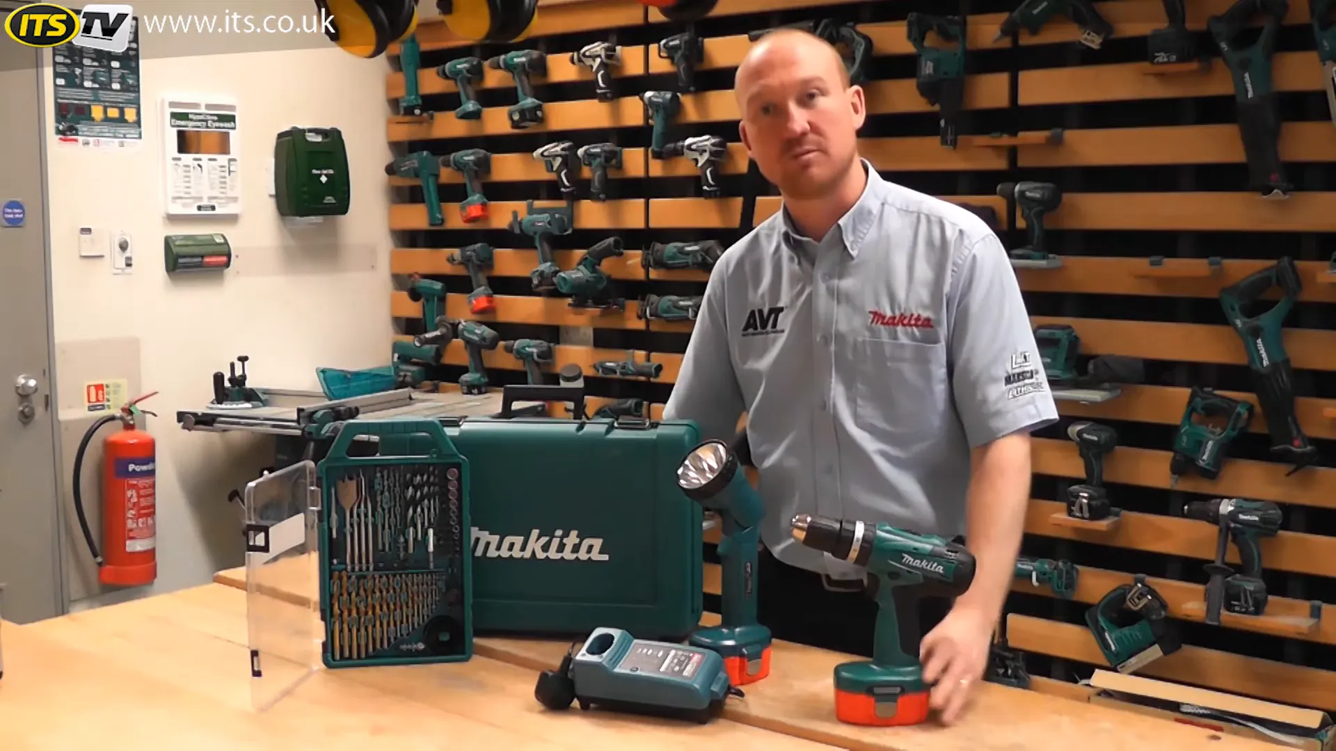 Bộ công cụ Makita 8391DWPE
