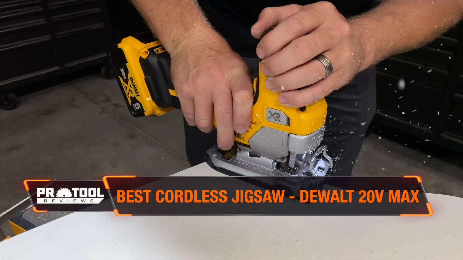 Cưa lõng pin DEWALT 20V MAX XR