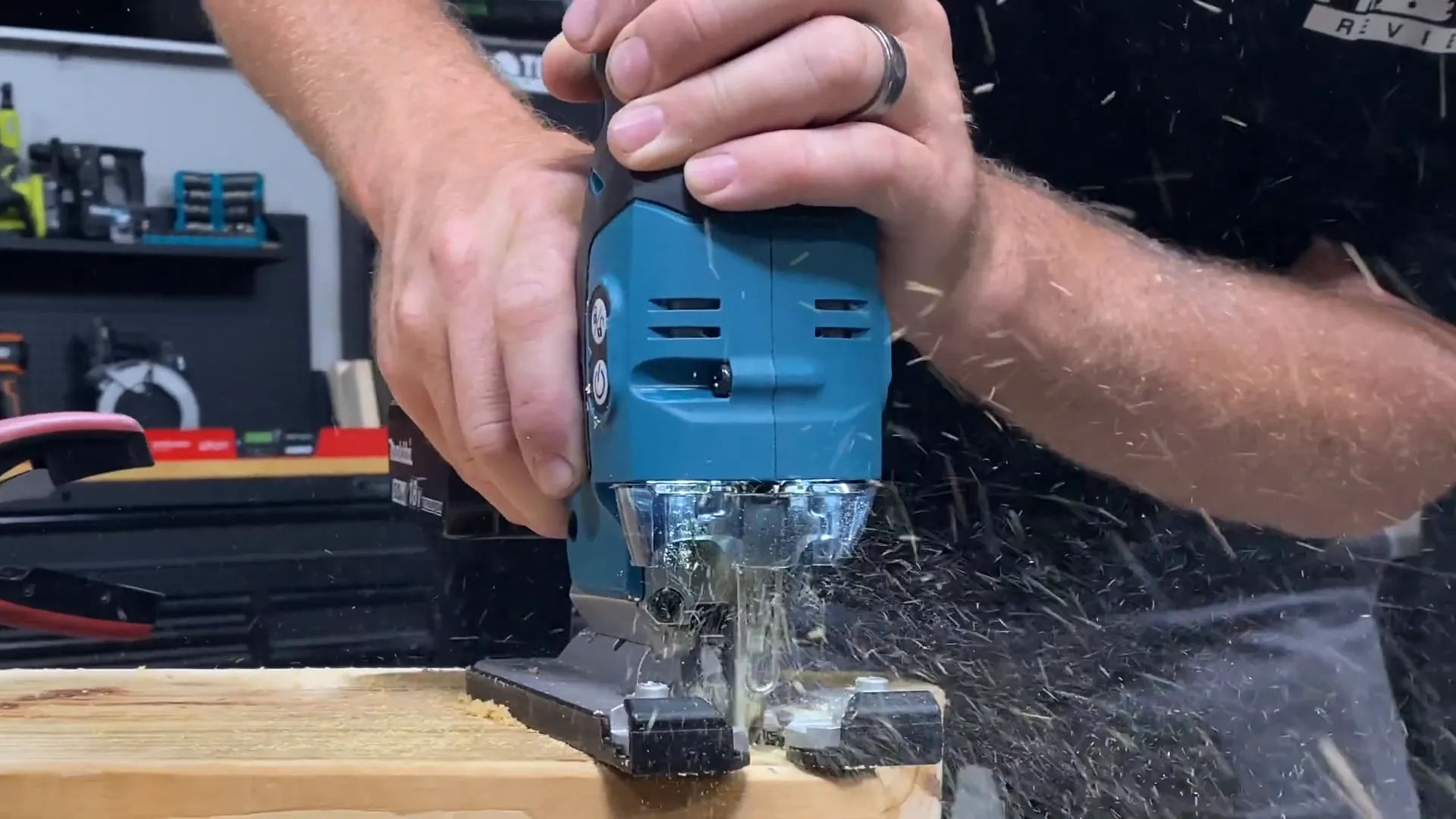 Cưa lõng pin Makita 18V