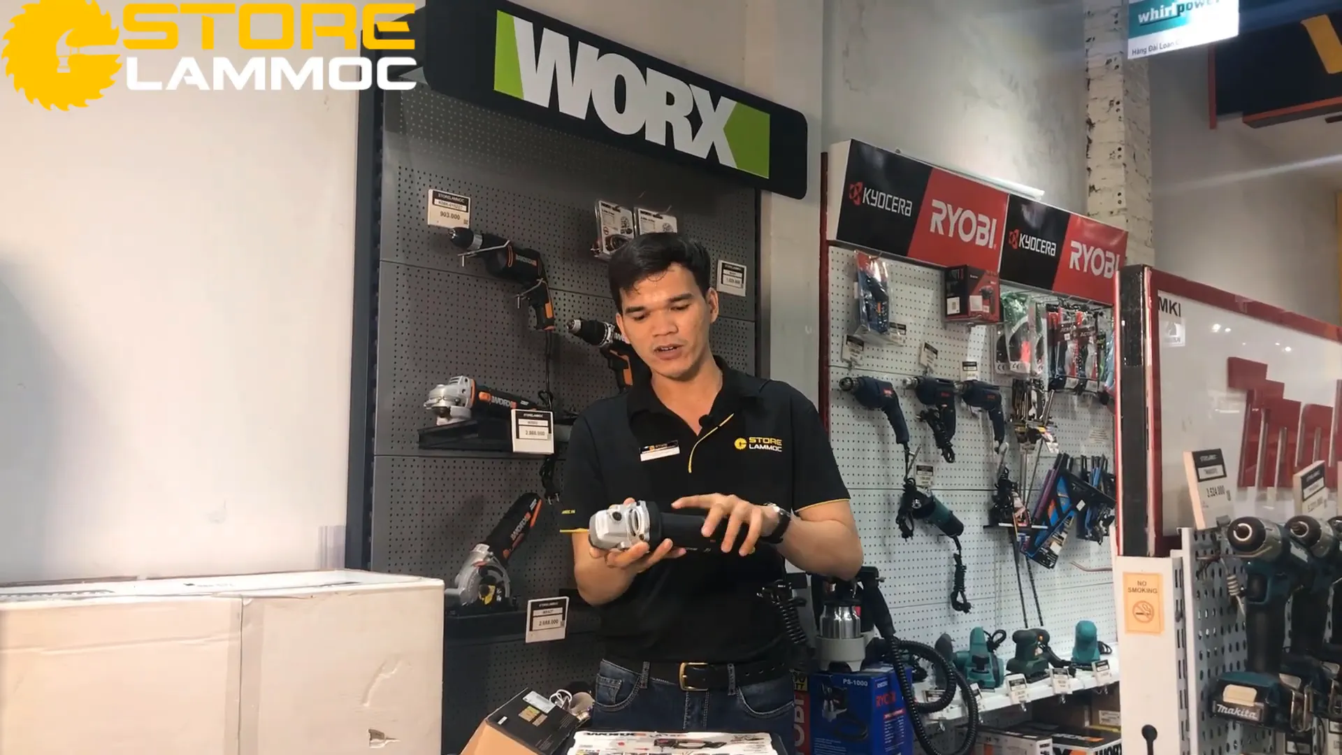 Công suất mạnh mẽ của máy mài góc Worx WU811