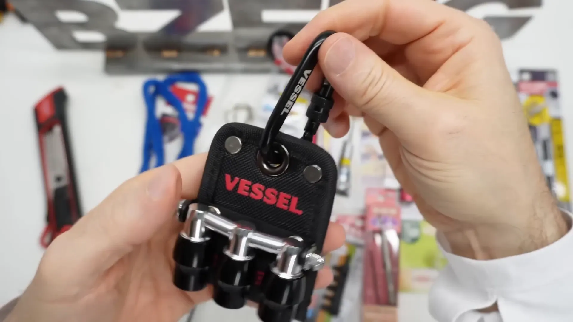 VESSEL Quick Catch: Giá Đỡ Bit Tiện Lợi