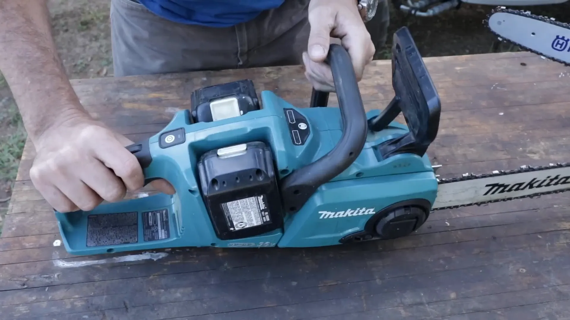 Cưa điện Makita XCU 03