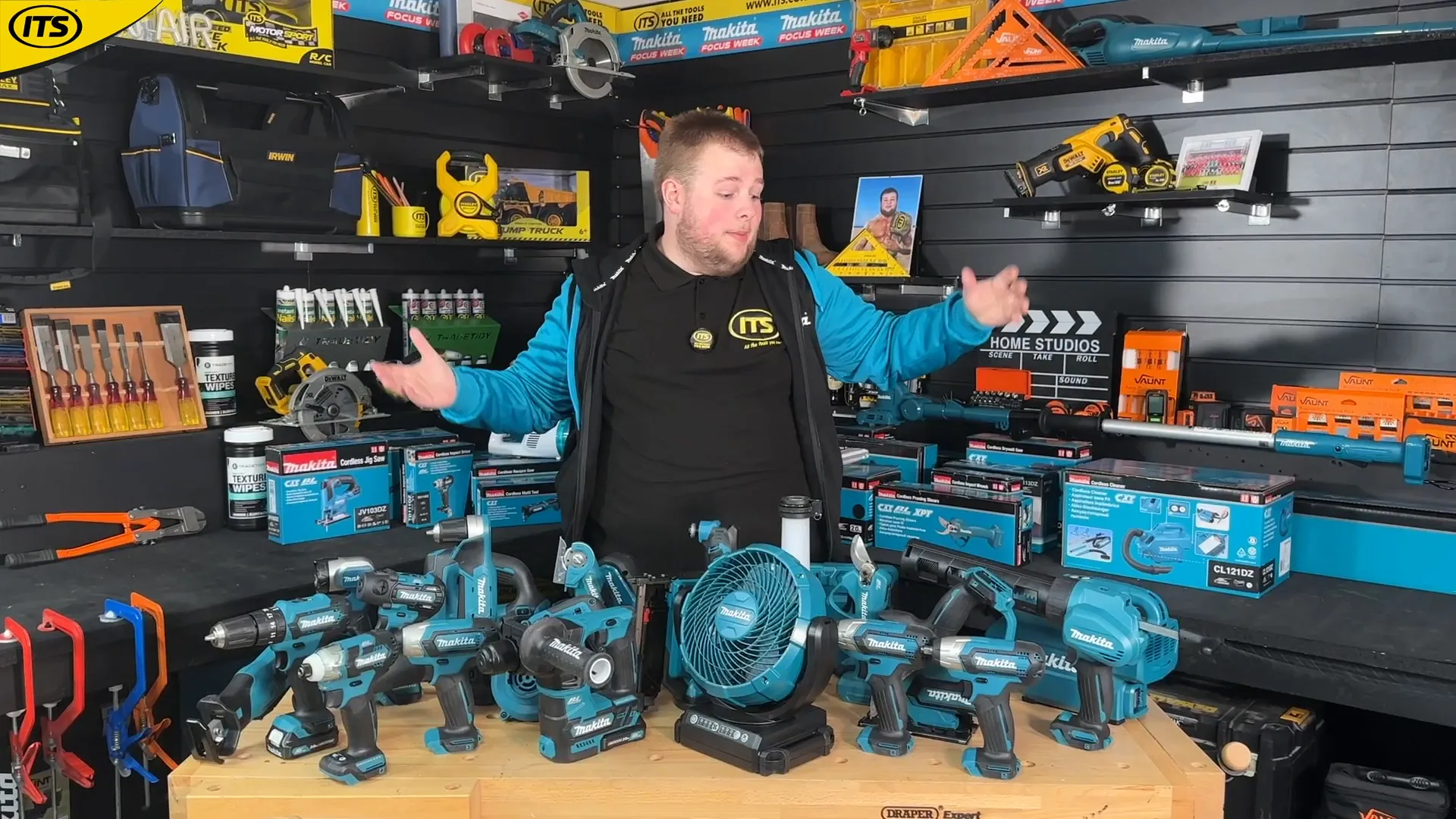 Makita 12V CXT Vacuum Cleaners