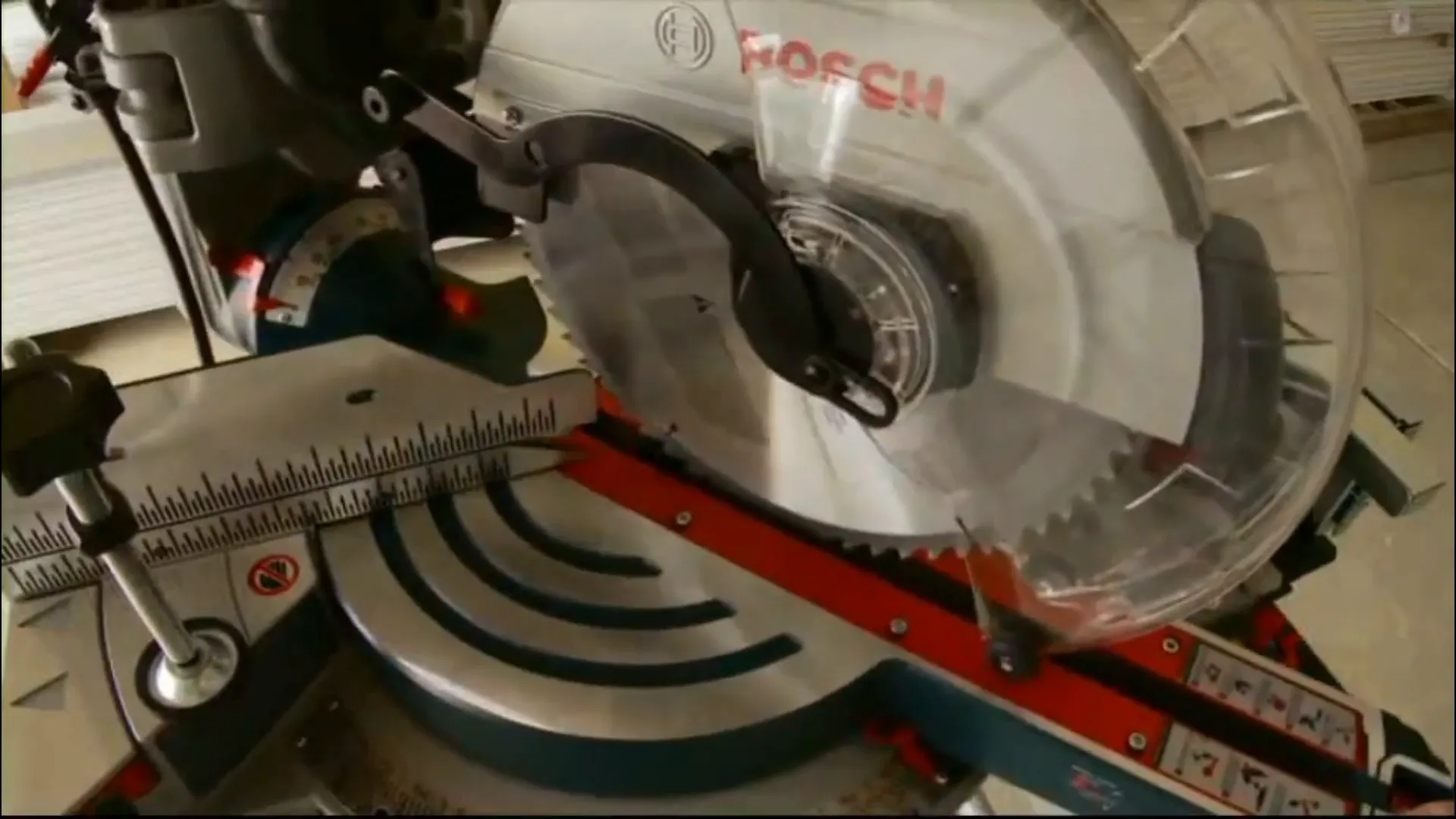 Makita LS1019L Miter Saw