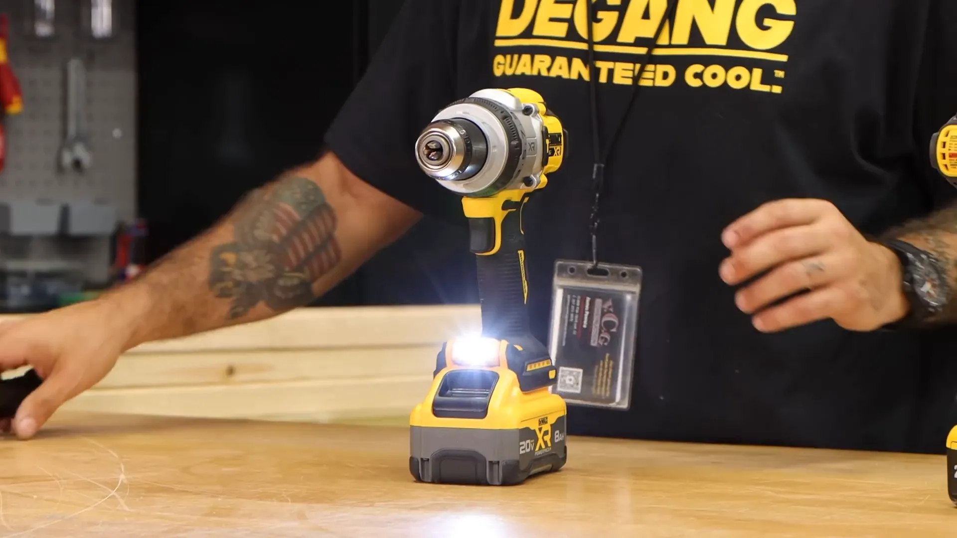 Tính năng an toàn máy khoan Dewalt DCD1007