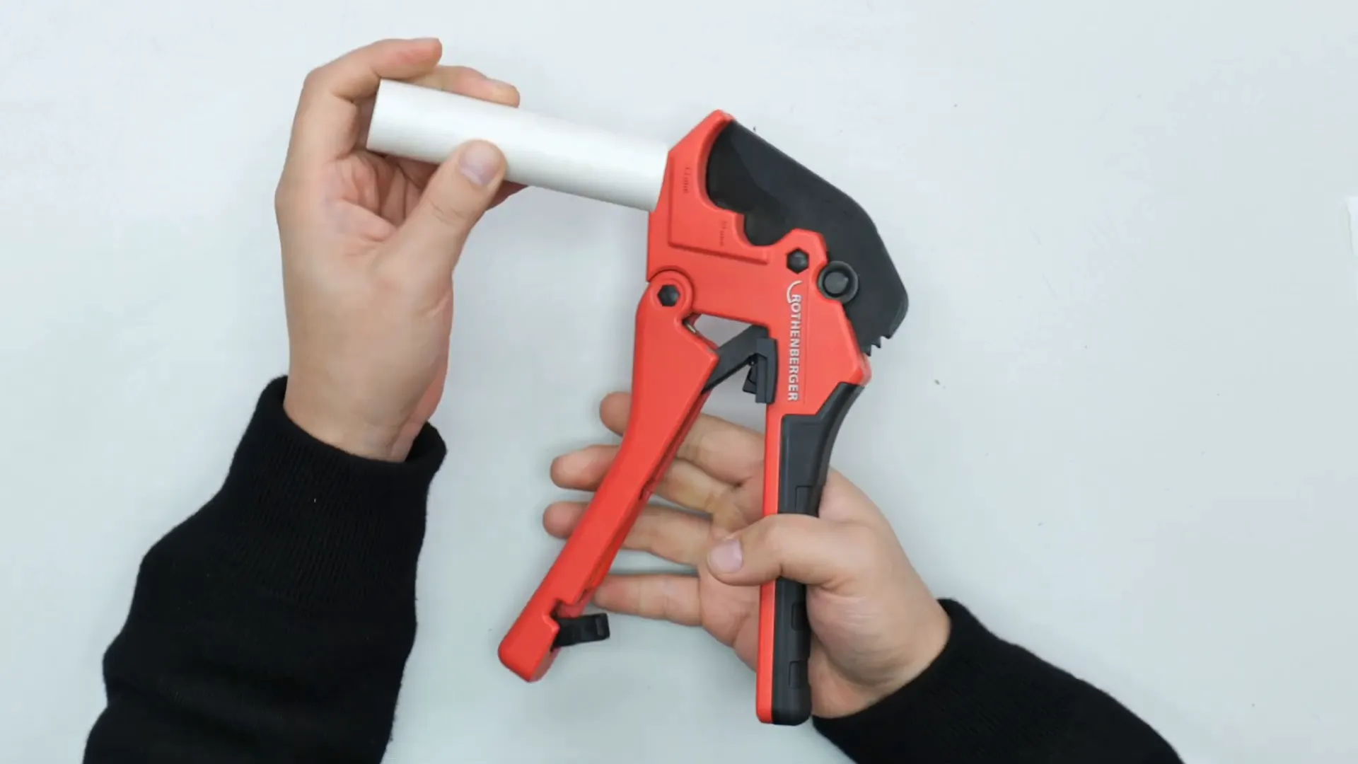 Kìm cắt ống PVC 90 25 40 trong thử nghiệm thực tế