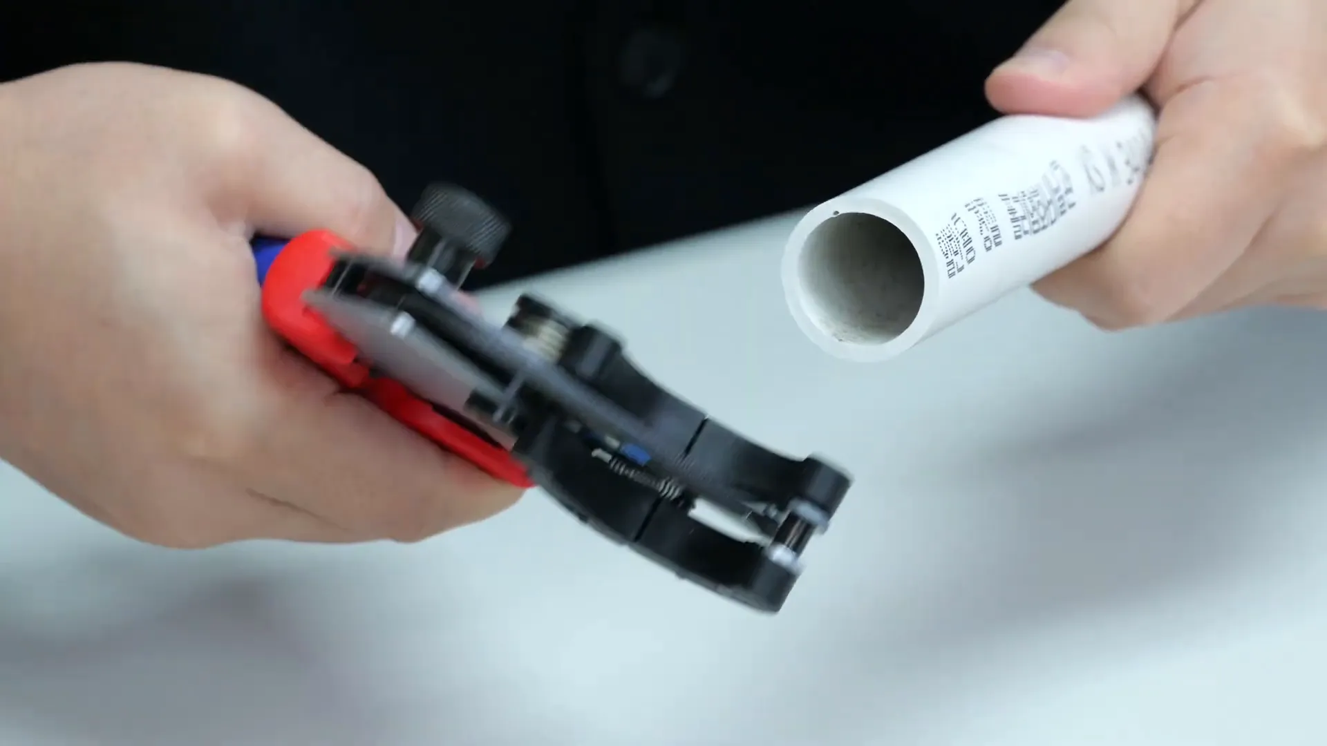 Kìm cắt ống PVC 90 25 40 cắt ống PVC