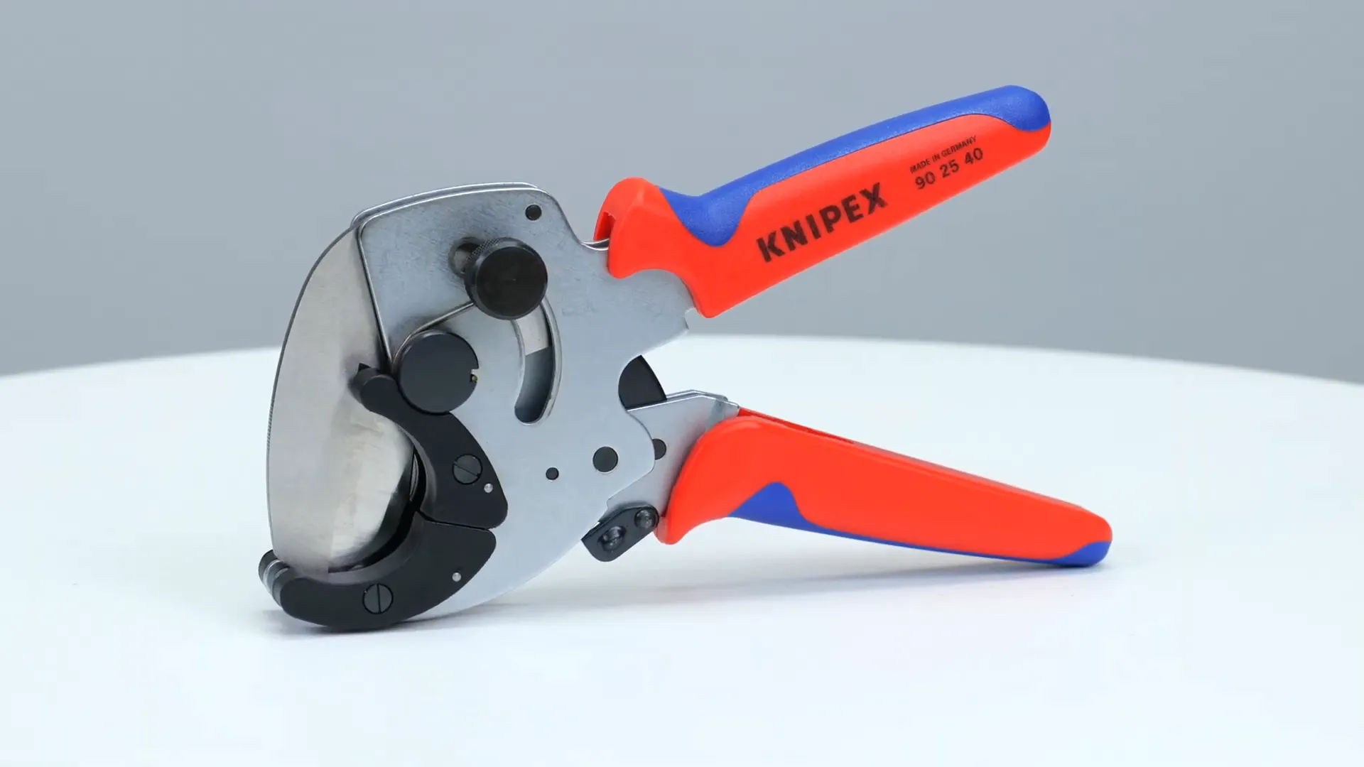 Đặc điểm thiết kế của kìm cắt ống KNIPEX