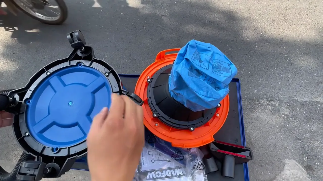 gan-banh-xe-vao-day-may-hut-bui-wadfow