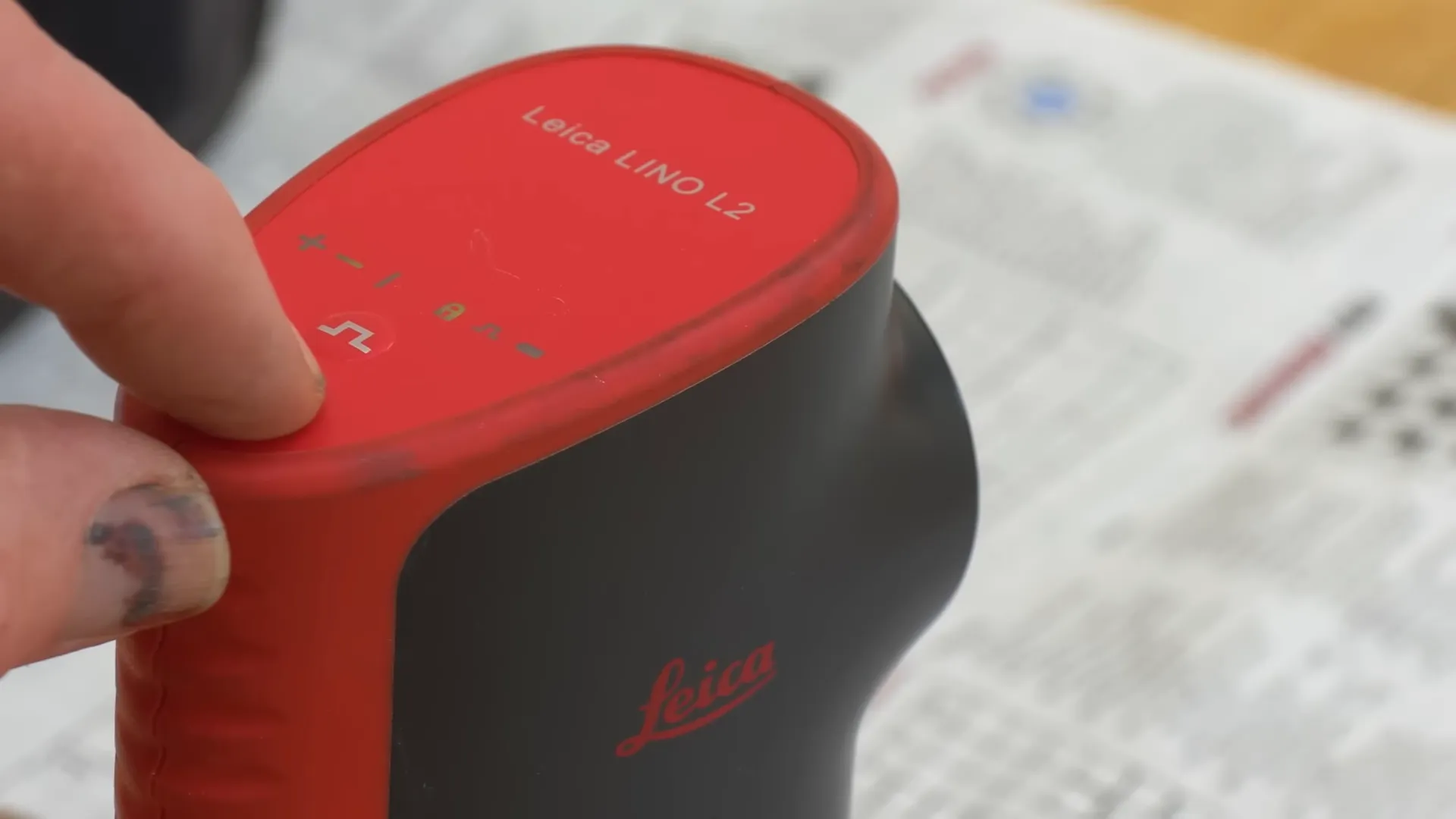 Máy Leica Lino L2 với tính năng điều chỉnh độ sáng