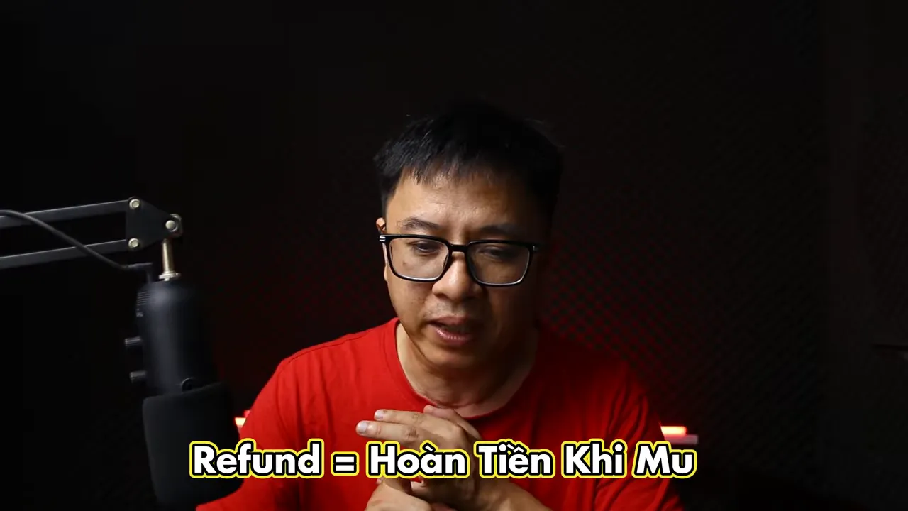 Người trình bày cùng dòng chữ Refund bằng nghĩa hoàn tiền khi mua