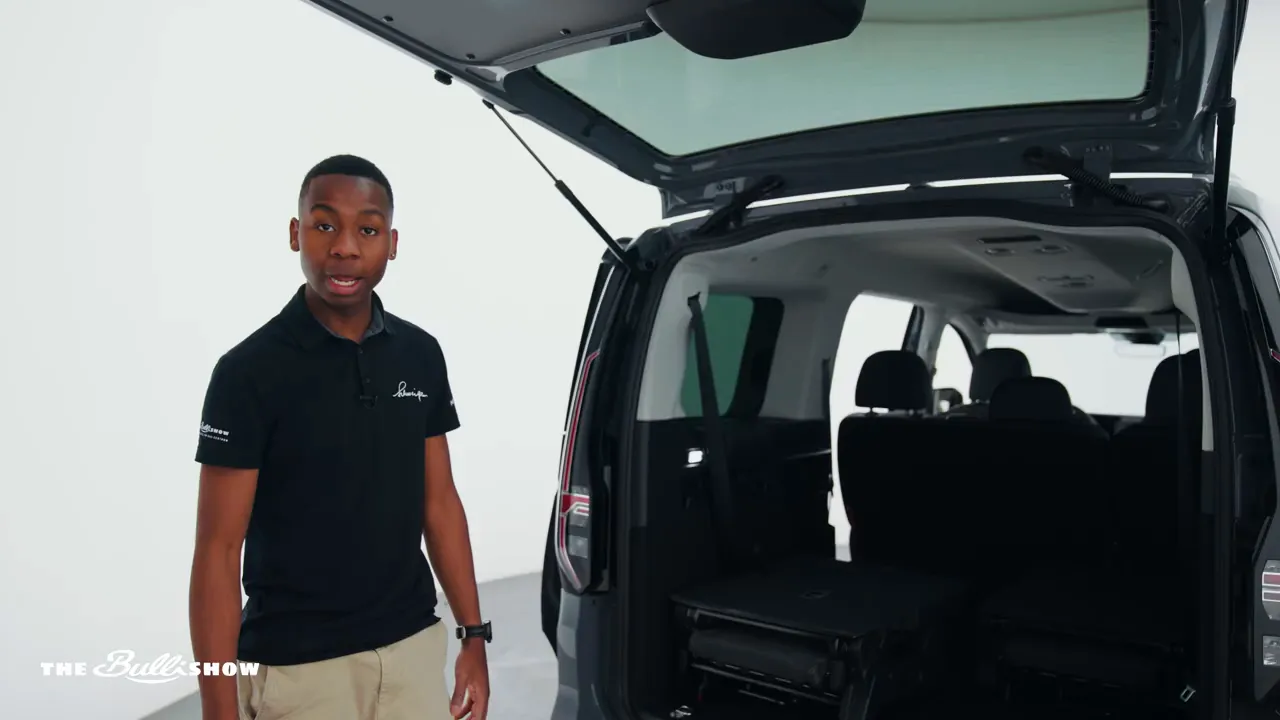 VW Caddy Ladefläche leer nach Entfernen der Sitze