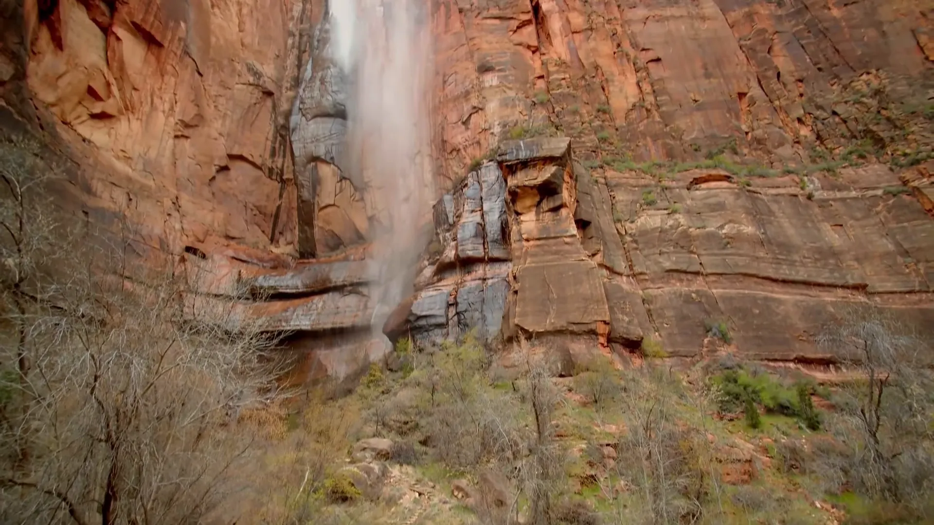 Emerald Pools Trail with cascading waterfalls