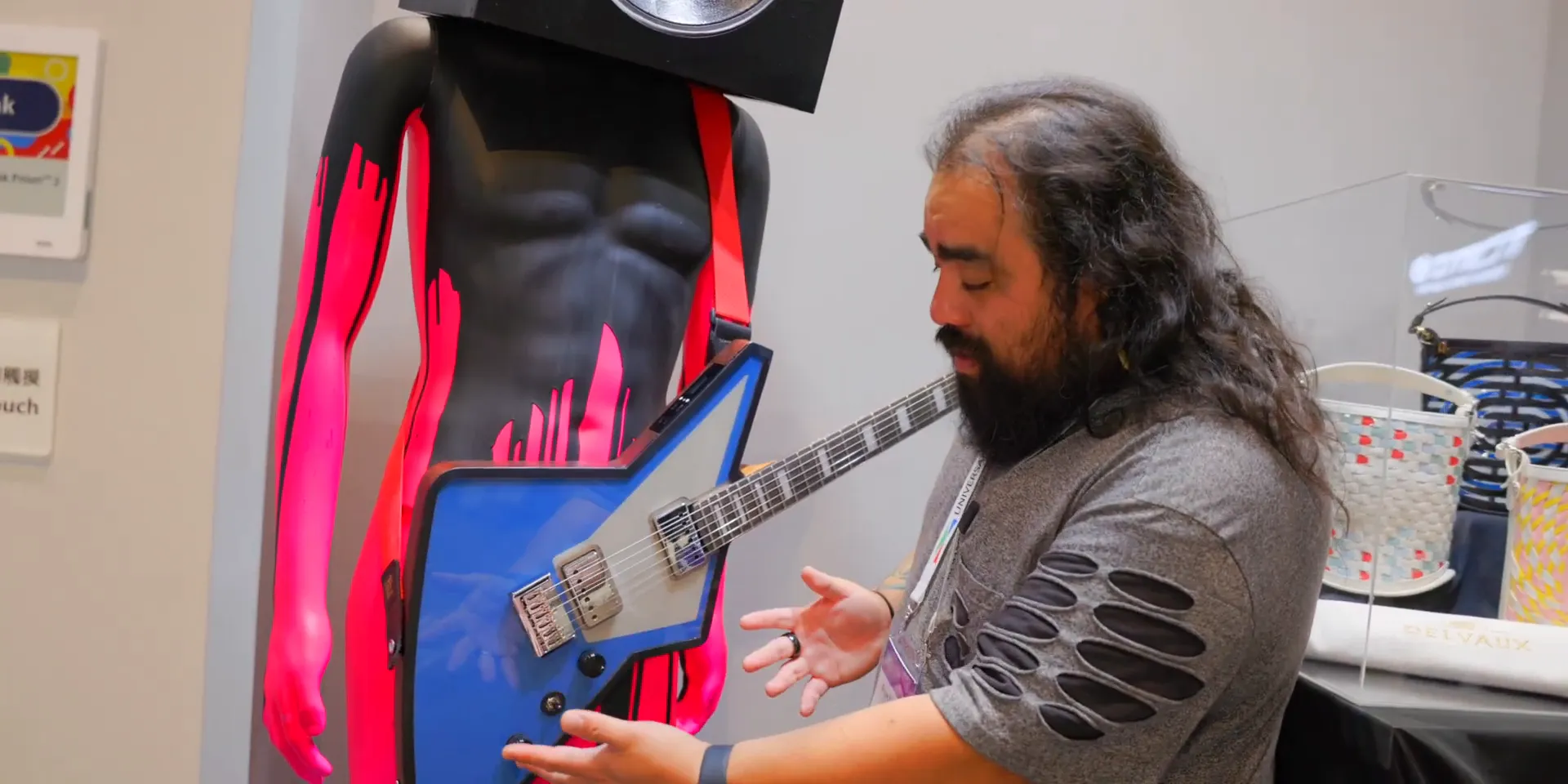 Customizable E Ink guitar with changing designs