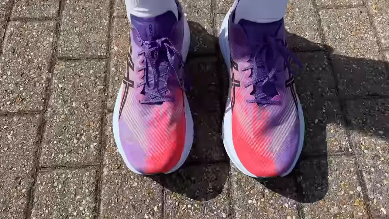 Top-down view of Megablast toe box showing narrow profile