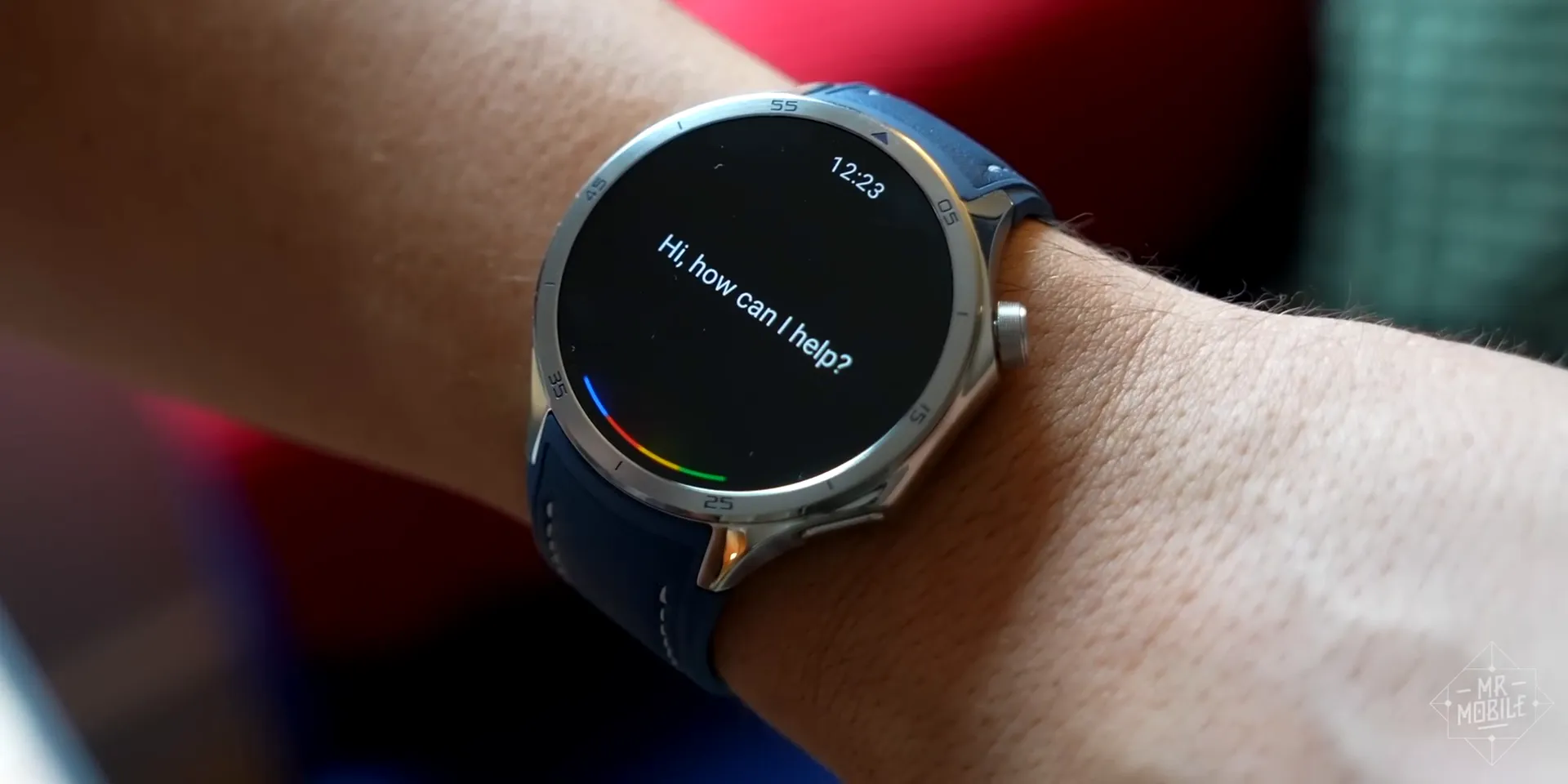 OnePlus Watch 3 programmable pushers side view