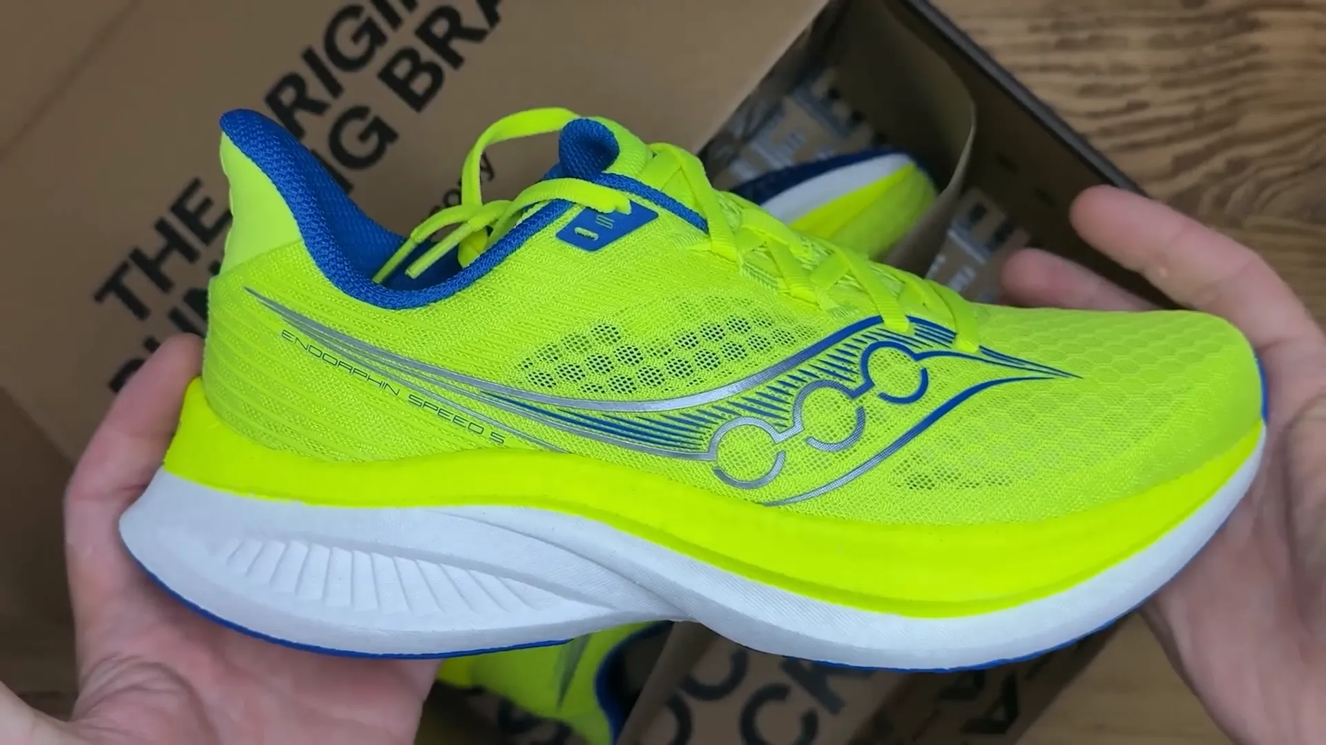 Saucony Endorphin Speed 5 running shoe profile