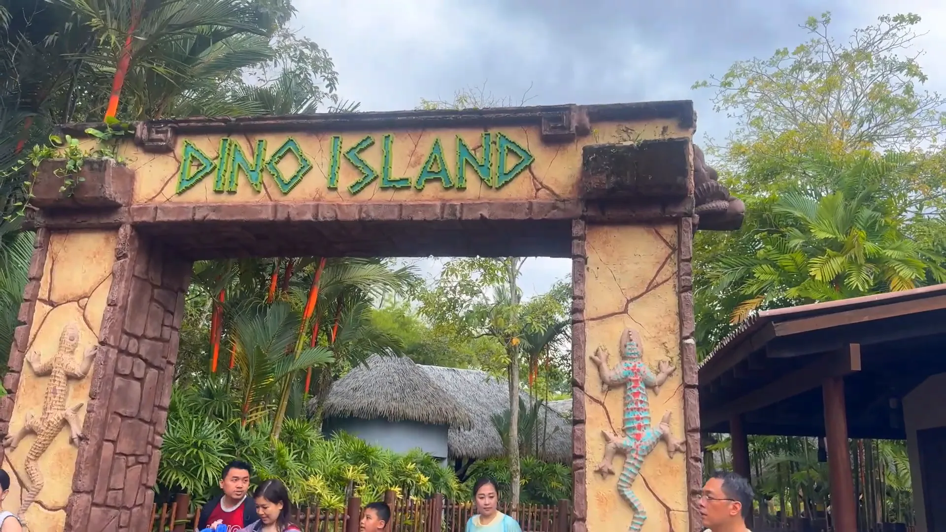 Dino Island ride