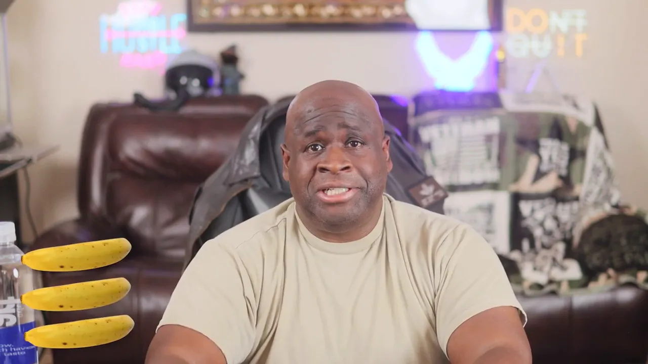 Clear shot of speaker with three banana icons on the left illustrating the commission banana metaphor