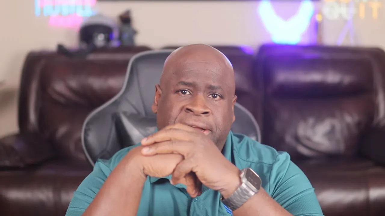 Real estate presenter sitting and explaining why properly priced homes attract offers