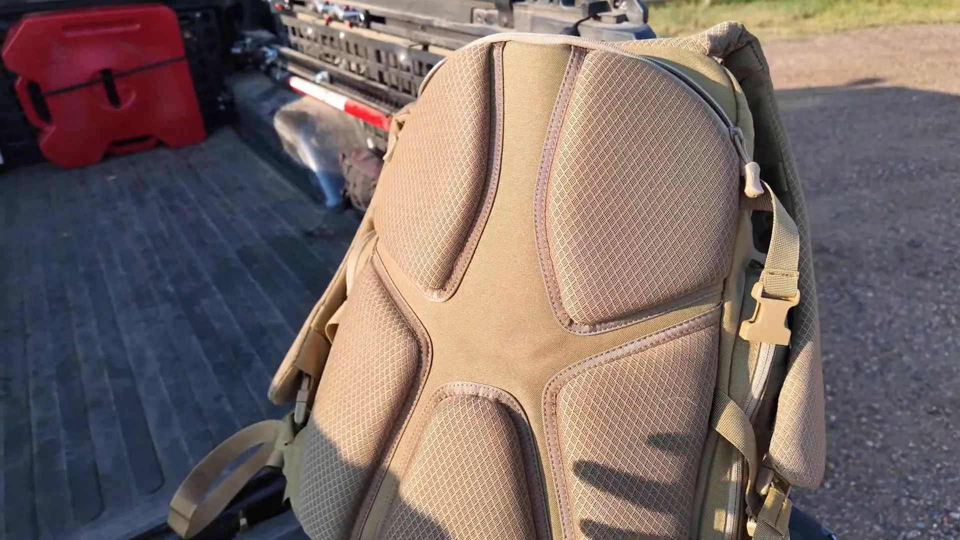 Deep back pocket suitable for laptop storage