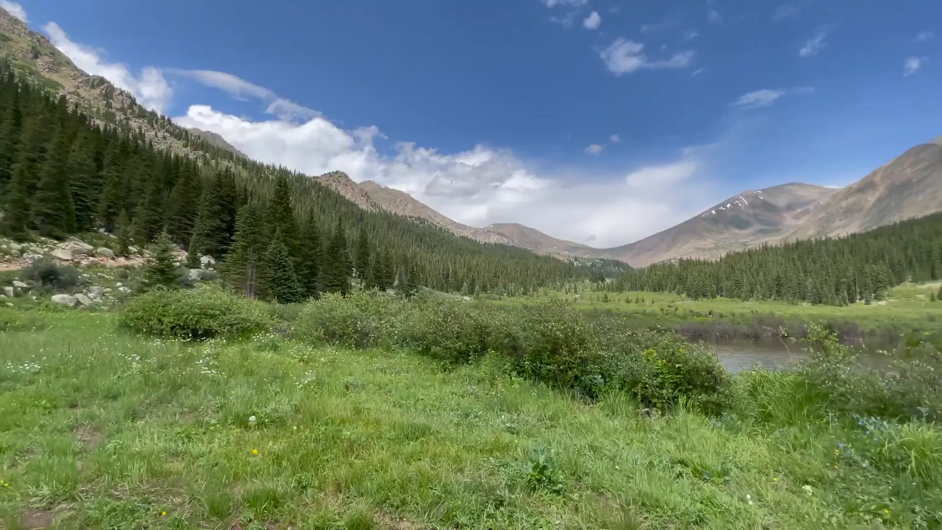 Incredible views of rocky peaks from Chihuahua Gulch Trail