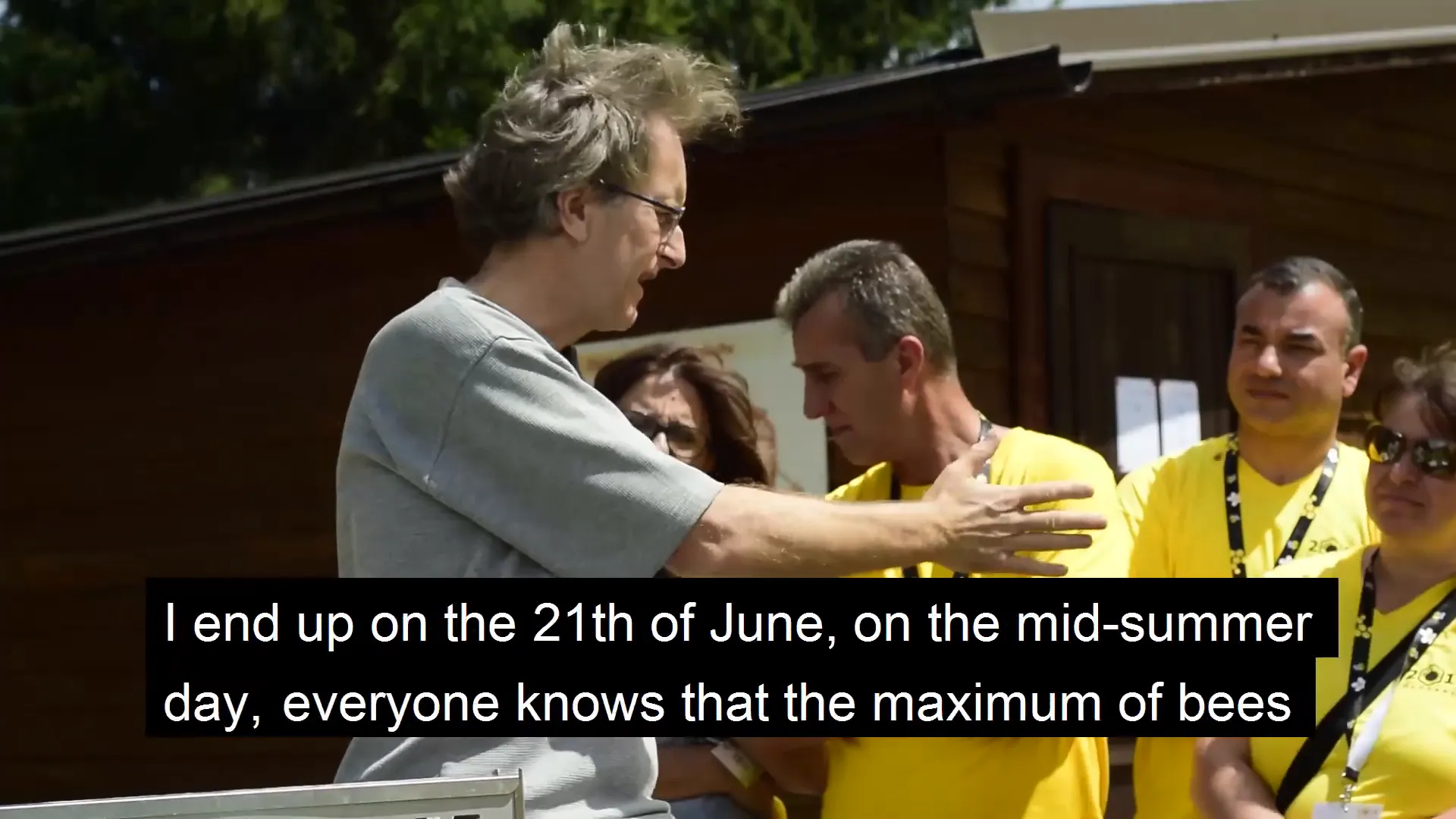 Seizoensplanning: timing rond de honingoogst en de midzomerpieken