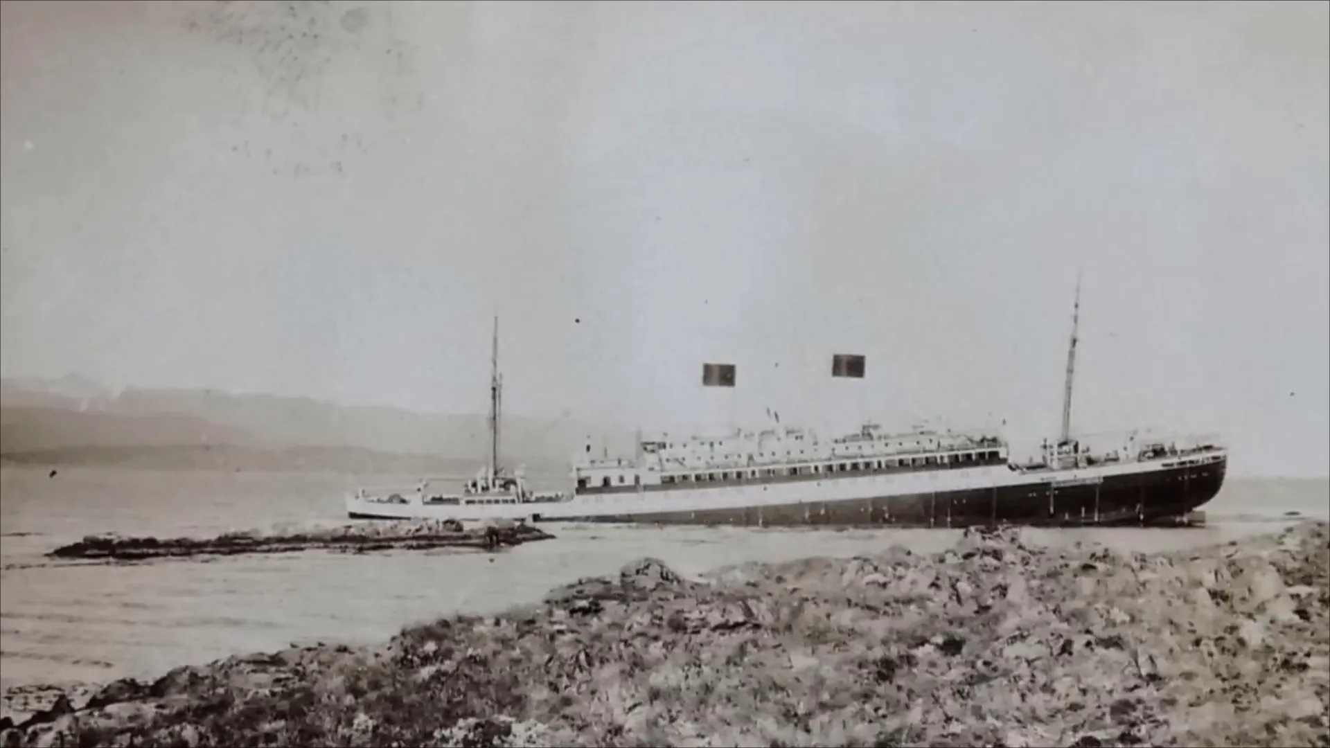 Passengers arriving in Ushuaia after evacuation