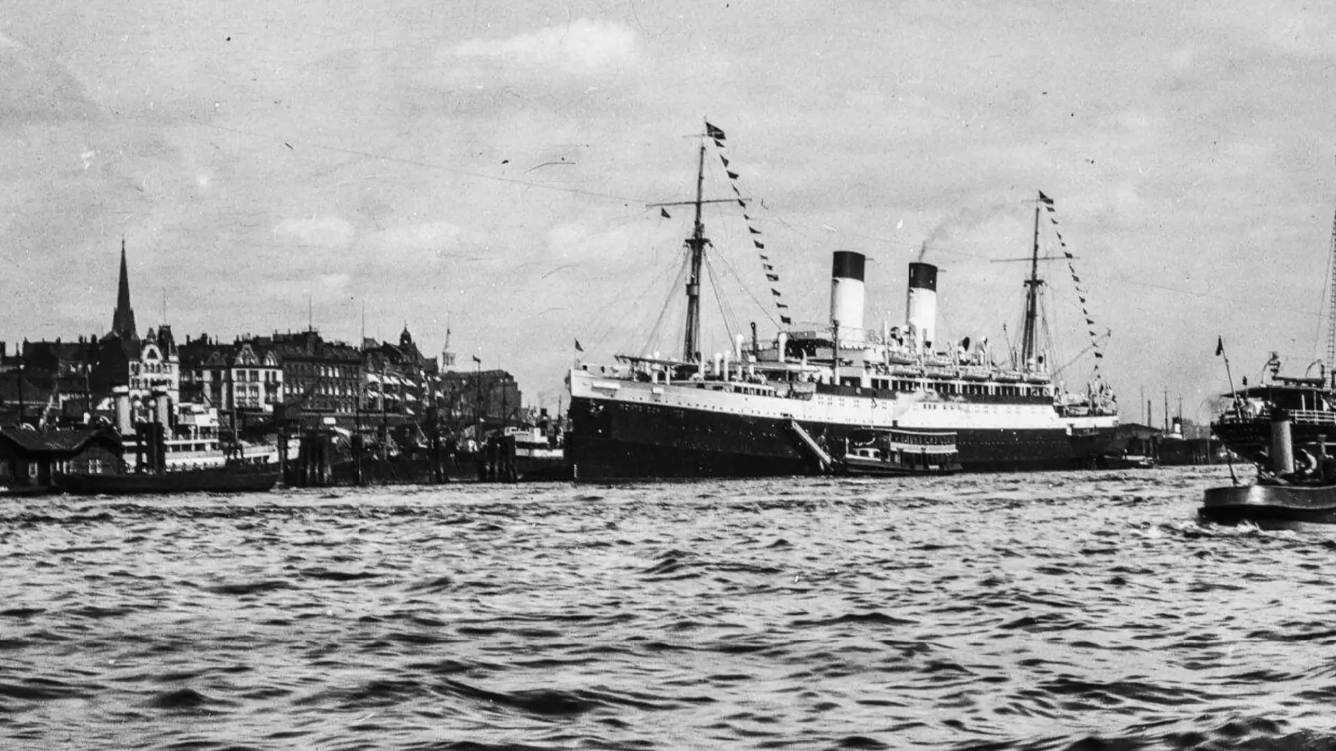 Scuba diving at the wreck of MV Monte Cervantes