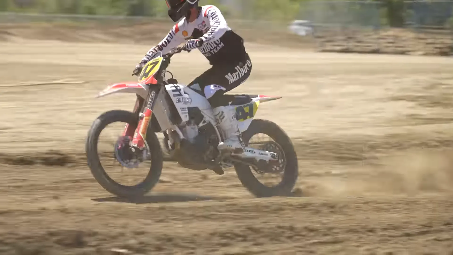 Riding and feeling the knee pad's flex