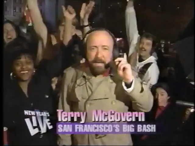 Crowd at San Francisco's Embarcadero Center