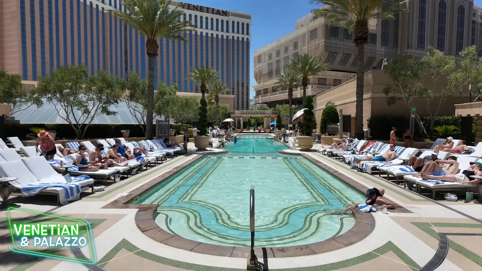 Dining options at the Venetian and Palazzo pool