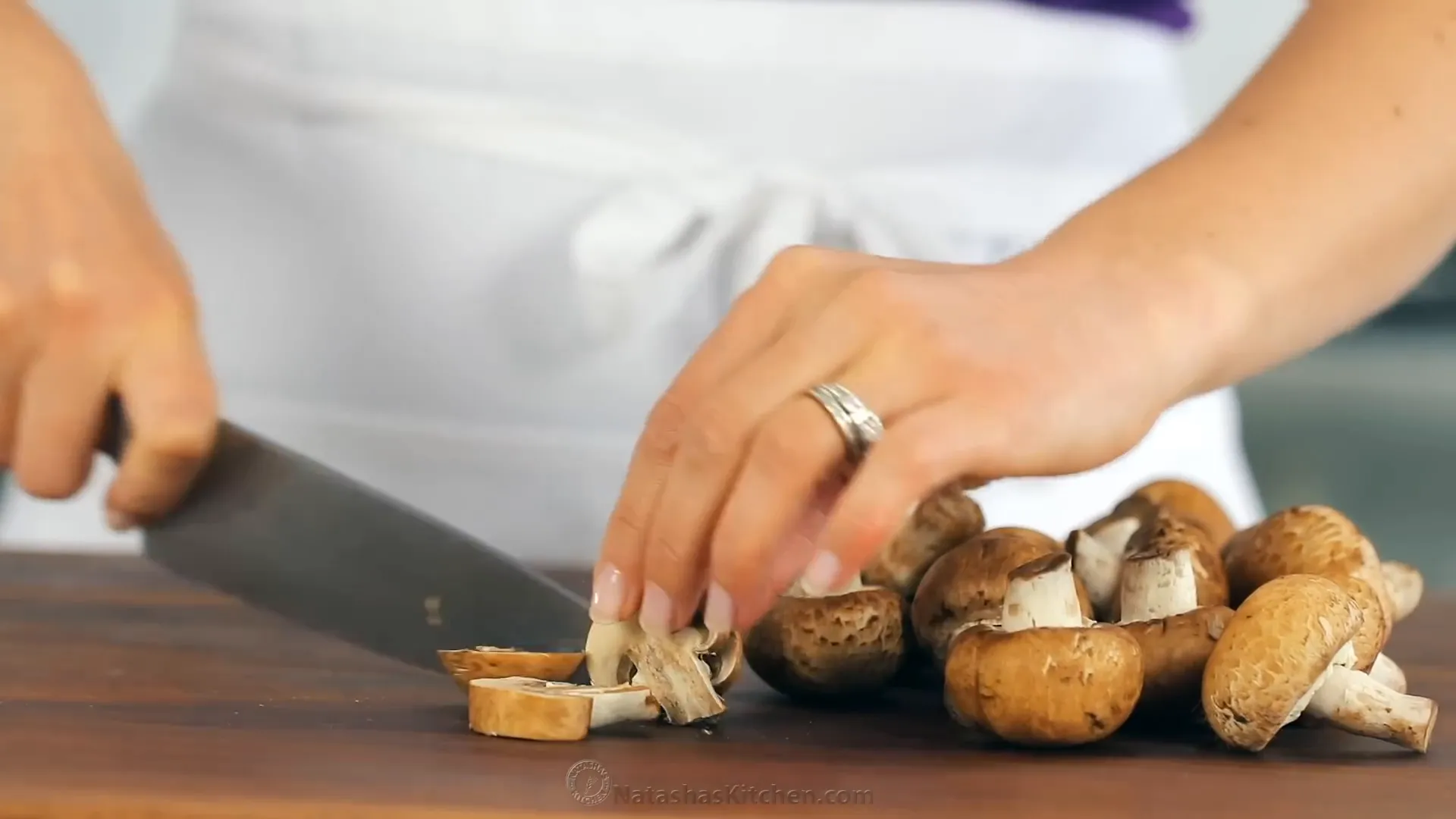 Mincing garlic