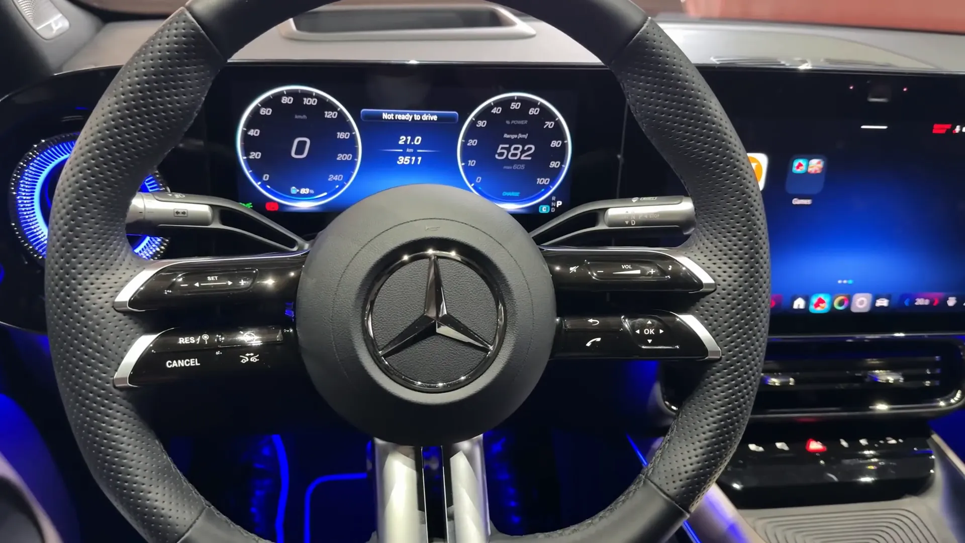 Charging port and range display of the Mercedes CLA