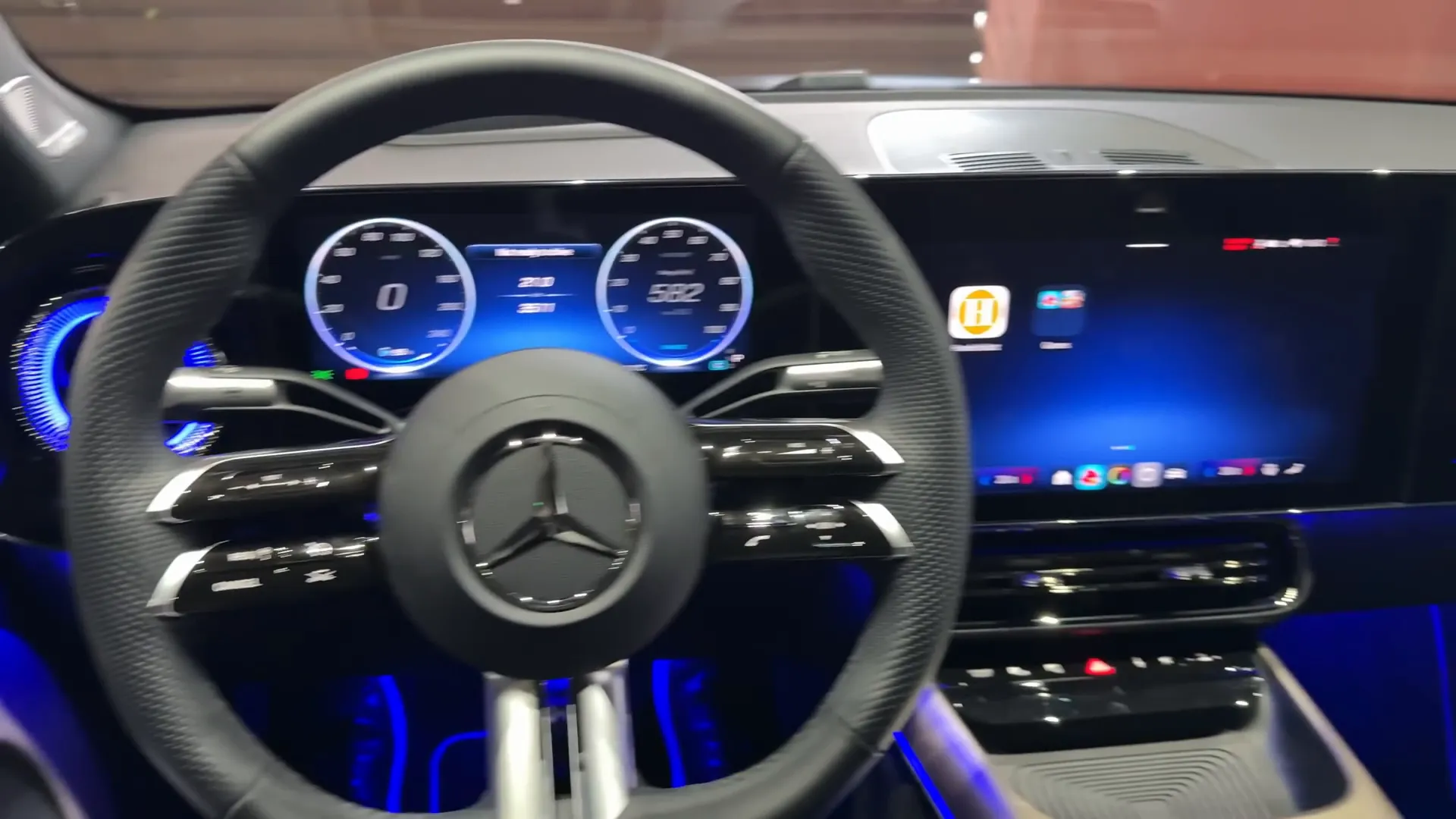 Spacious interior with panoramic sunroof and Tartufo Brown finish