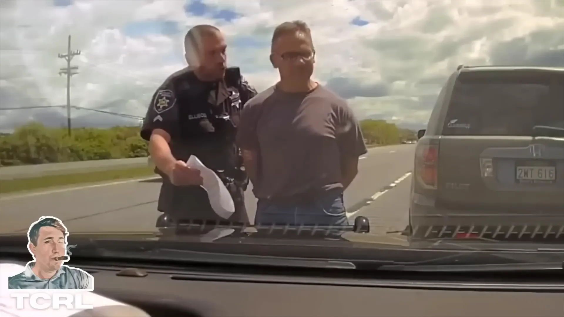Deputy Ellison handcuffing Iannacona during traffic stop