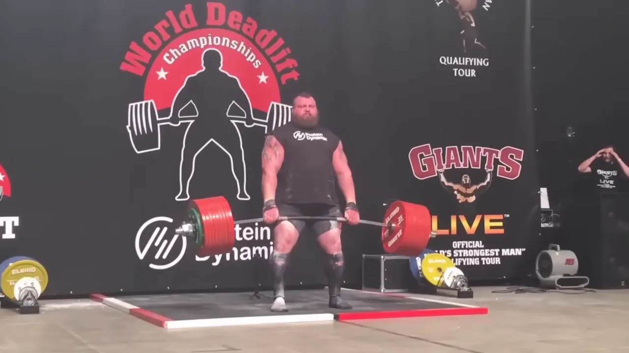 Eddie Hall mid-deadlift during his 500 kg world record