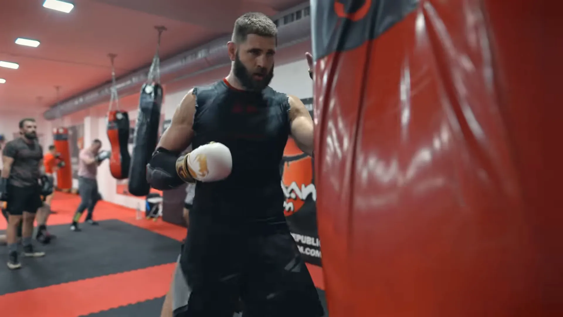 Jiri warming up intensely before sparring