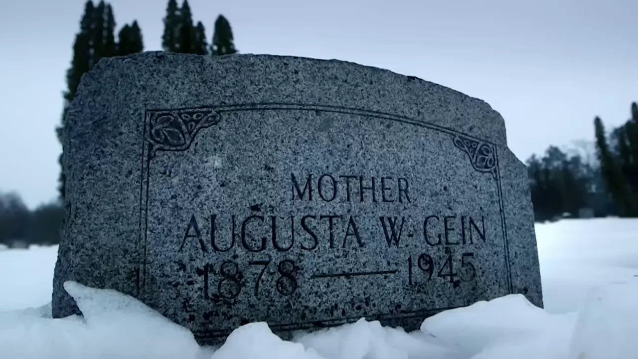 Augusta's grave in the Plainfield cemetery
