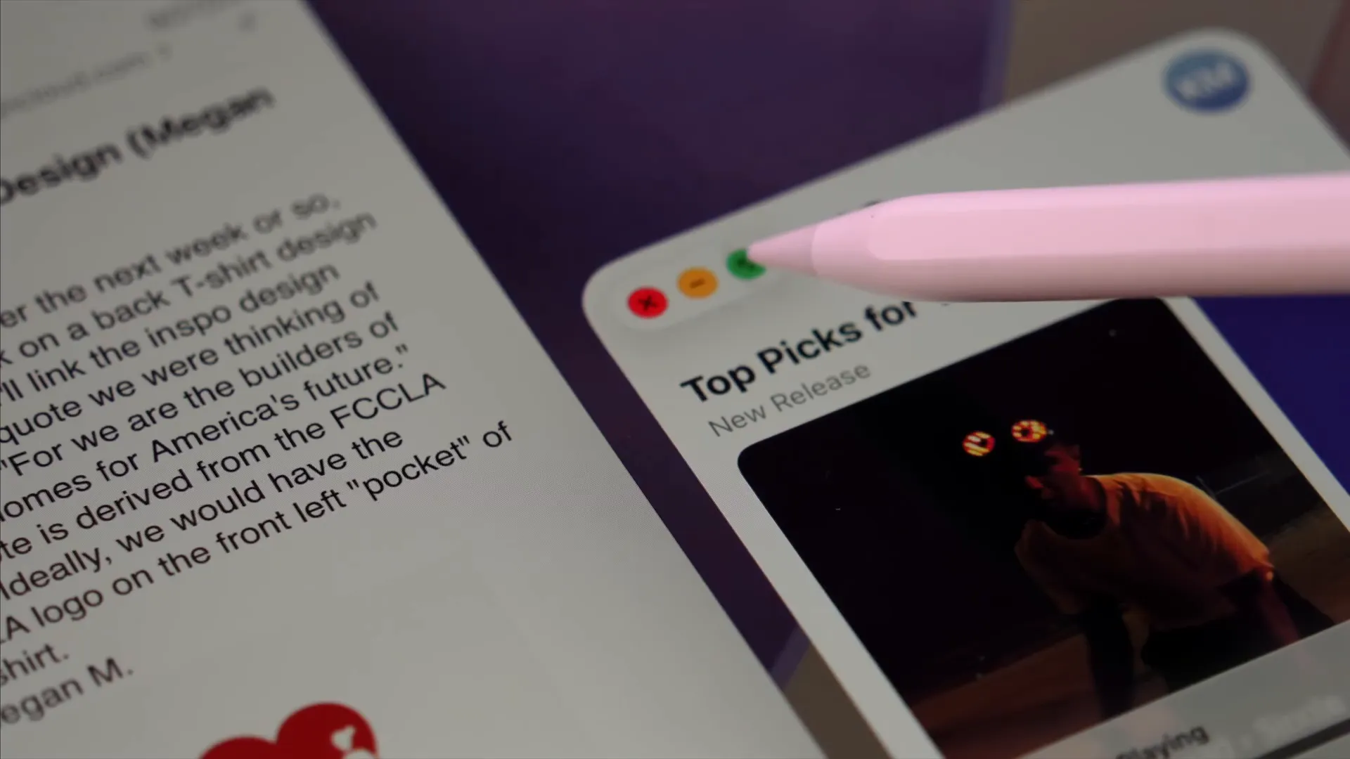 Traffic light window controls (close, minimize, full screen) on an iPad window